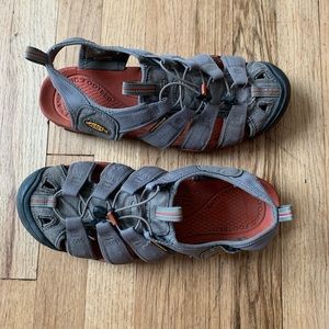 Keen CNX minimalist sandal size 11.5 Men’s.